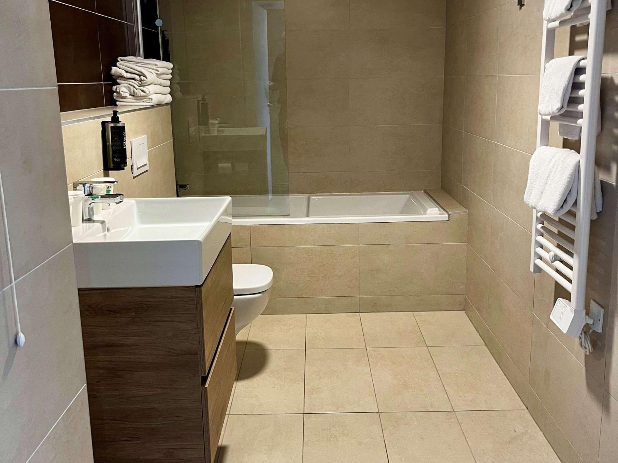 ホテル Ibis Styles Cabries Aix-En-Provence Tgv エクステリア 写真