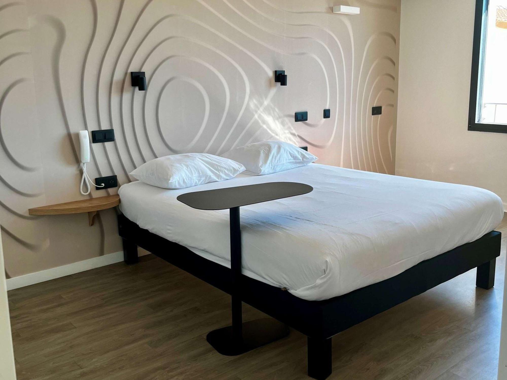 ホテル Ibis Styles Cabries Aix-En-Provence Tgv エクステリア 写真