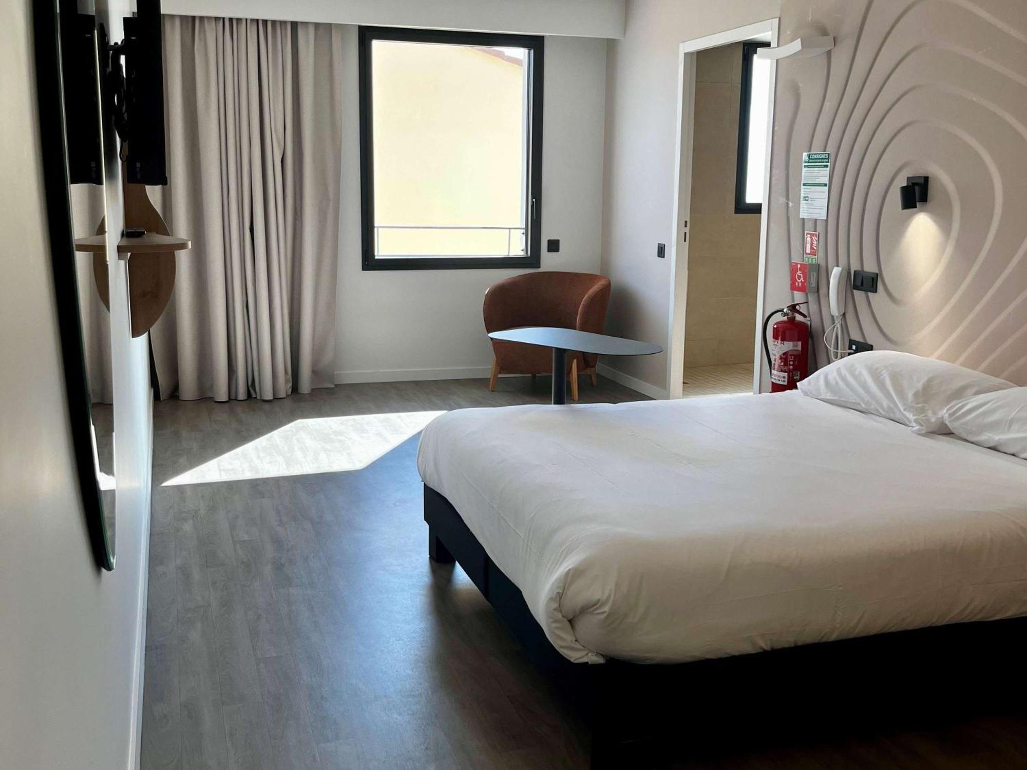 ホテル Ibis Styles Cabries Aix-En-Provence Tgv エクステリア 写真