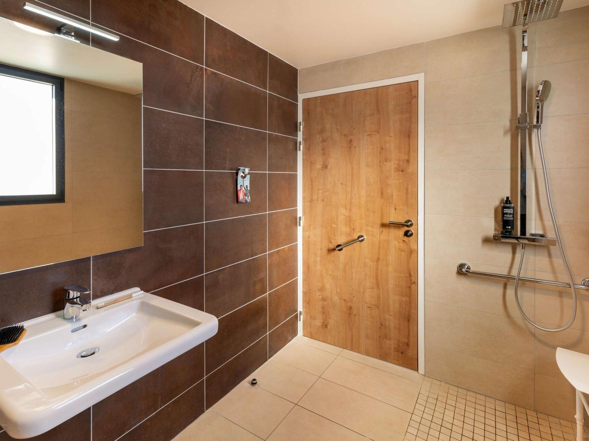 ホテル Ibis Styles Cabries Aix-En-Provence Tgv エクステリア 写真